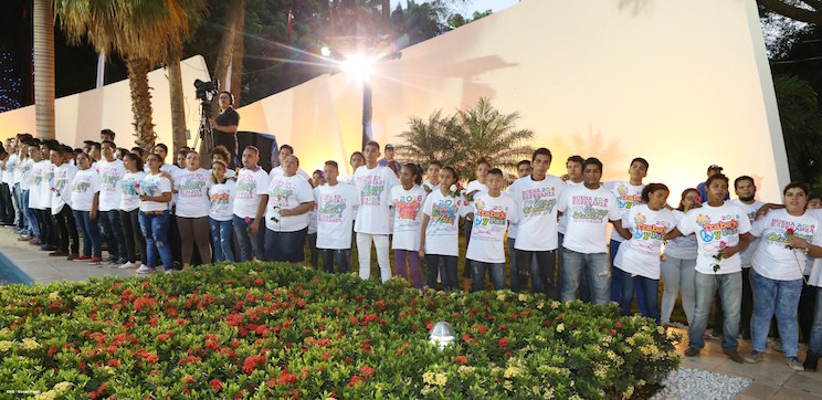 Daniel y Rosario rinden homenaje al Comandante Tom&aacute;s Borge